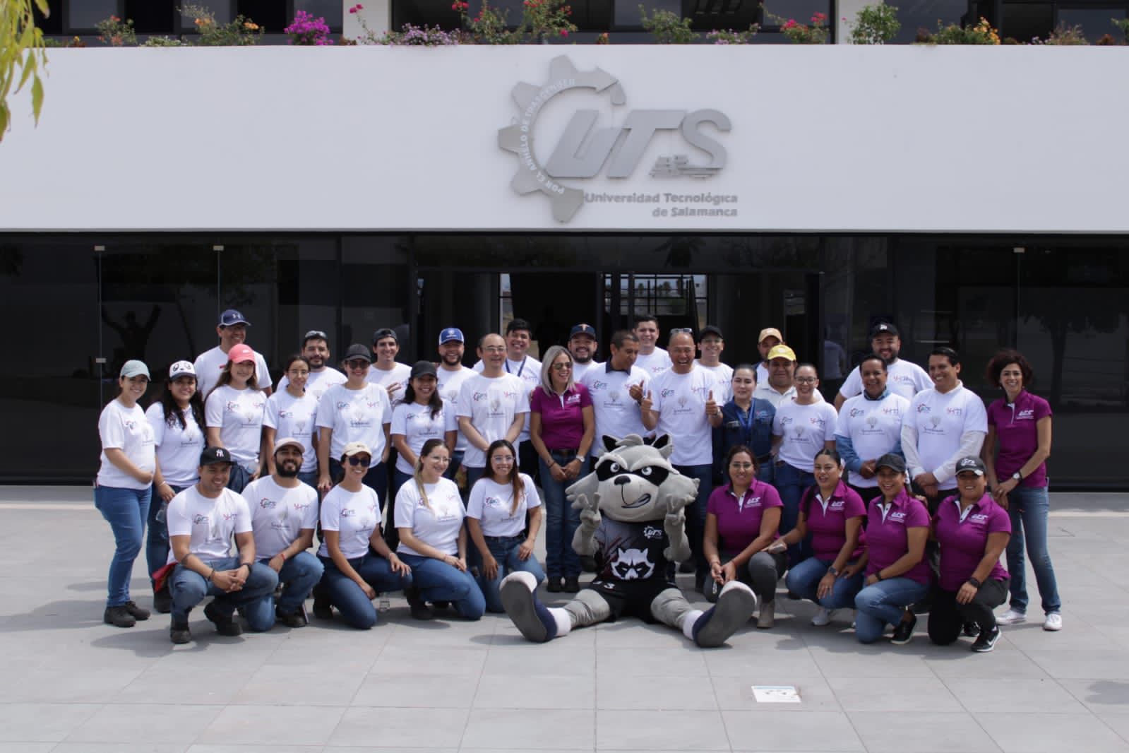 YKM y UTS - Fotografía 8